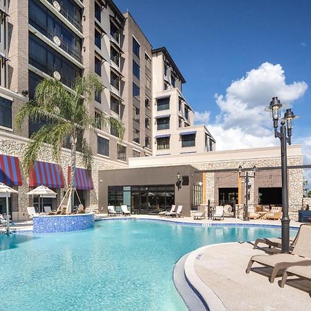 דה וילאג'ס The Brownwood Hotel & Spa מראה חיצוני תמונה