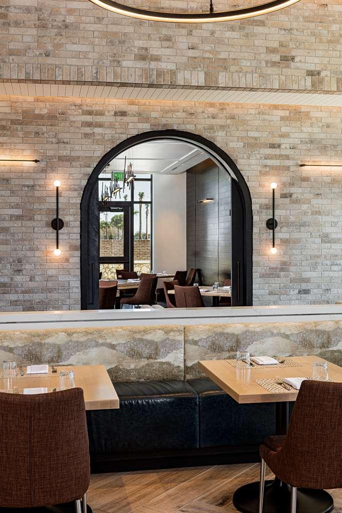 דה וילאג'ס The Brownwood Hotel & Spa מתקנים תמונה