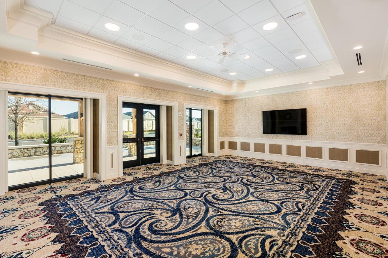 דה וילאג'ס The Brownwood Hotel & Spa מראה חיצוני תמונה