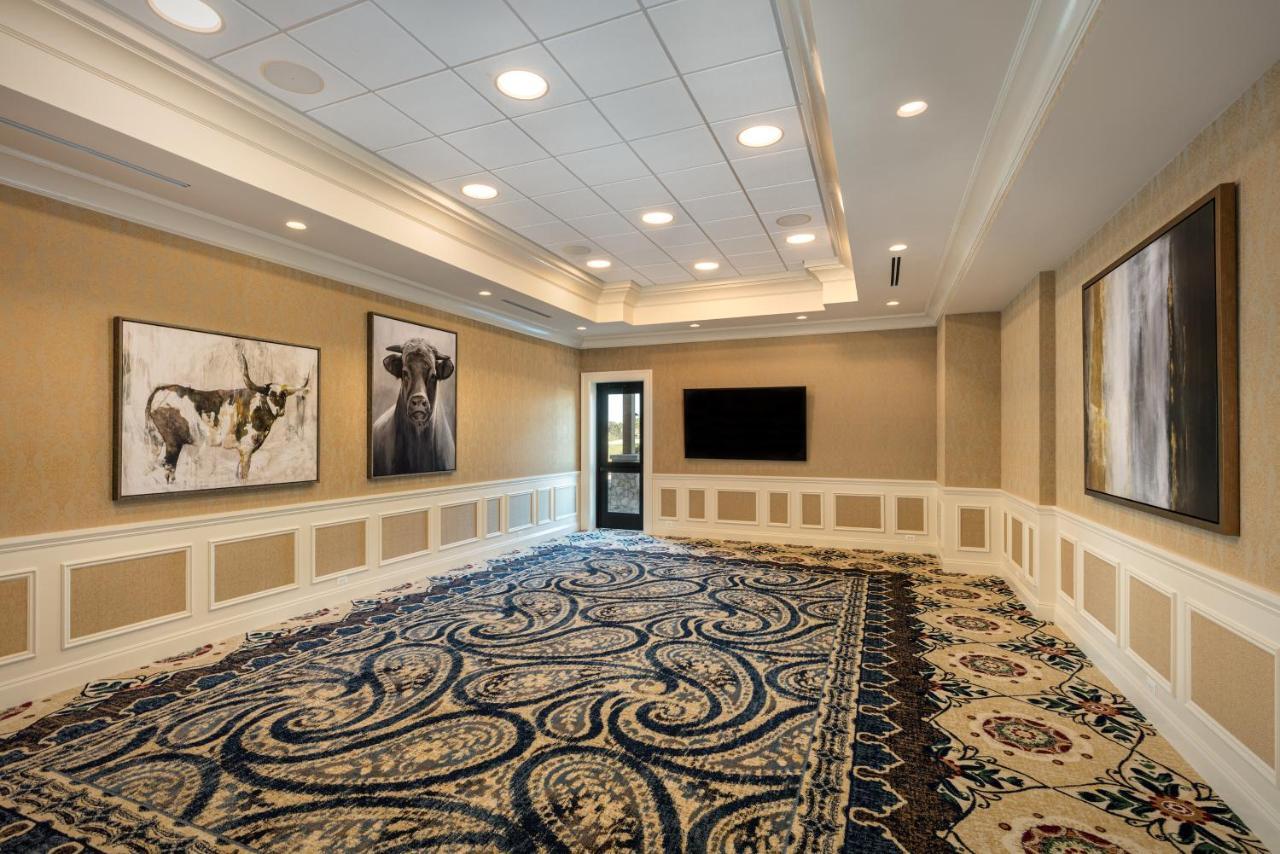 דה וילאג'ס The Brownwood Hotel & Spa מראה חיצוני תמונה