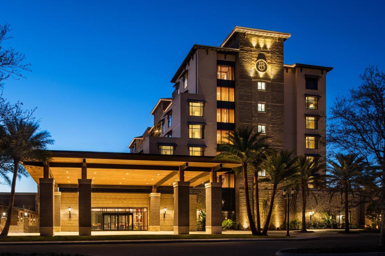 דה וילאג'ס The Brownwood Hotel & Spa מראה חיצוני תמונה