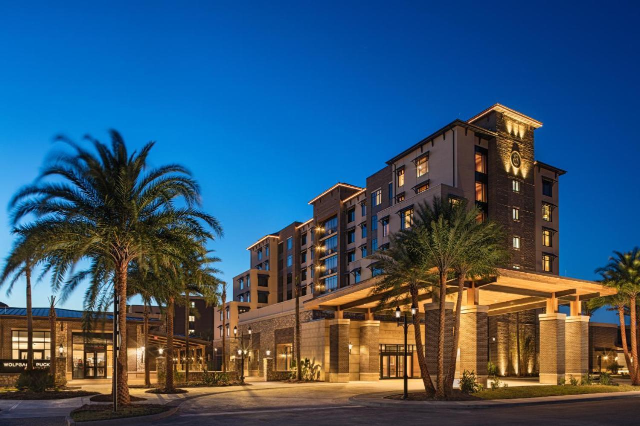 דה וילאג'ס The Brownwood Hotel & Spa מראה חיצוני תמונה