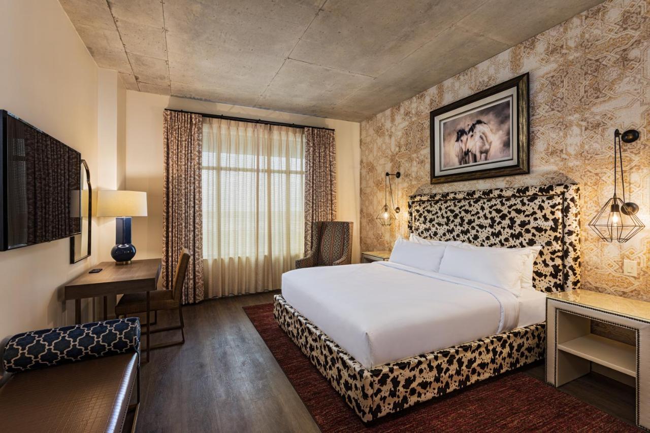 דה וילאג'ס The Brownwood Hotel & Spa מראה חיצוני תמונה