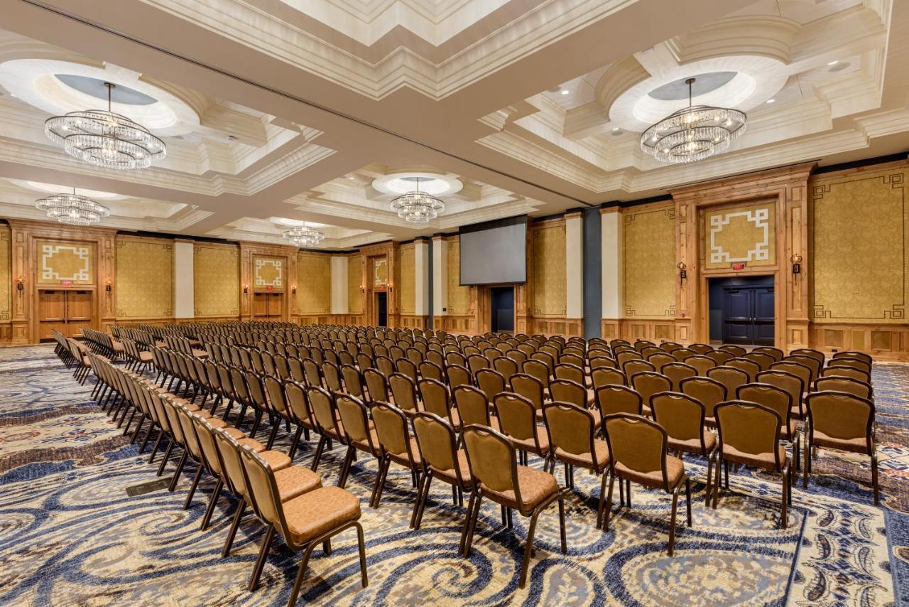 דה וילאג'ס The Brownwood Hotel & Spa מראה חיצוני תמונה