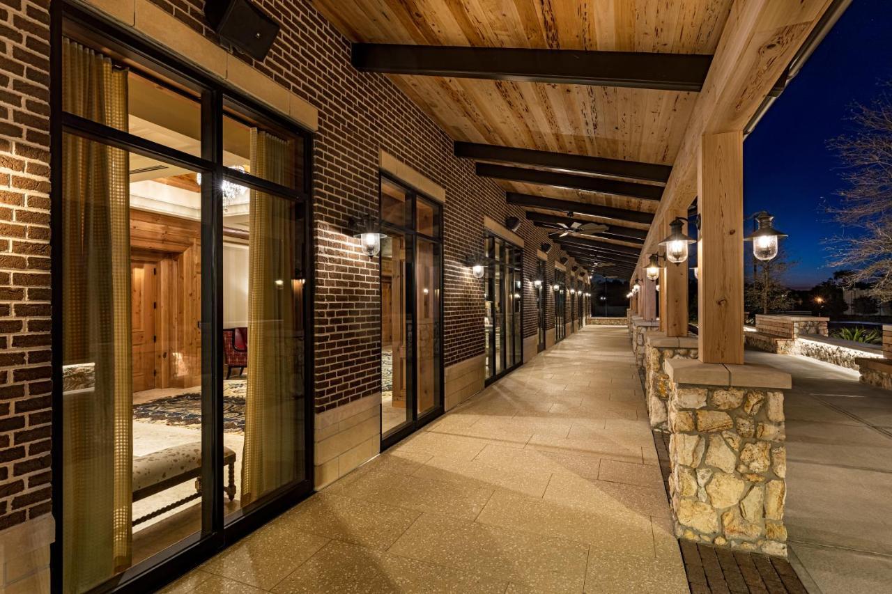 דה וילאג'ס The Brownwood Hotel & Spa מראה חיצוני תמונה